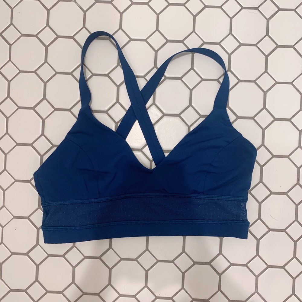 Lululemon sports bra with polka dot mesh lining